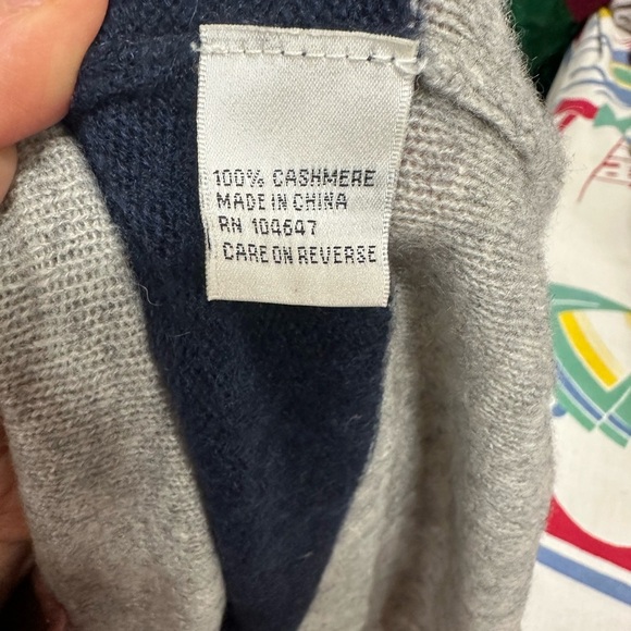 Laundry by Shelli Segal Gray and Navy Sweater - Picture 4 of 5